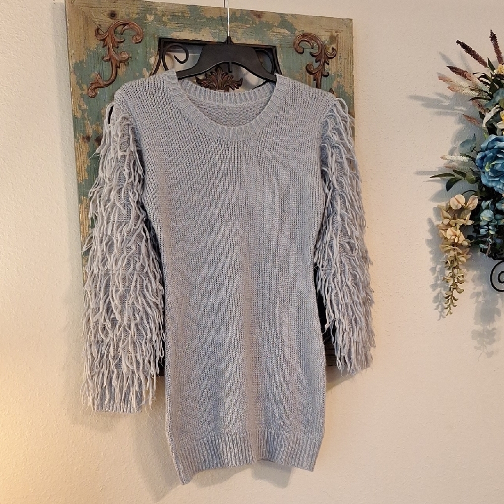 🔥 3 for $25 SALE Light Gray Long Sleeve Sweater. Great Condition Size M